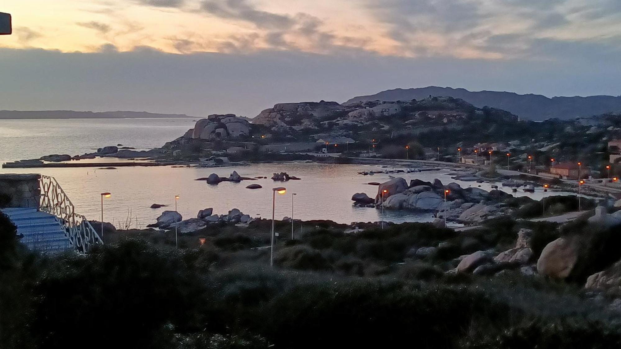 Appartamento Vista Mare Punta Tegge ลามัดดาเลนา ภายนอก รูปภาพ